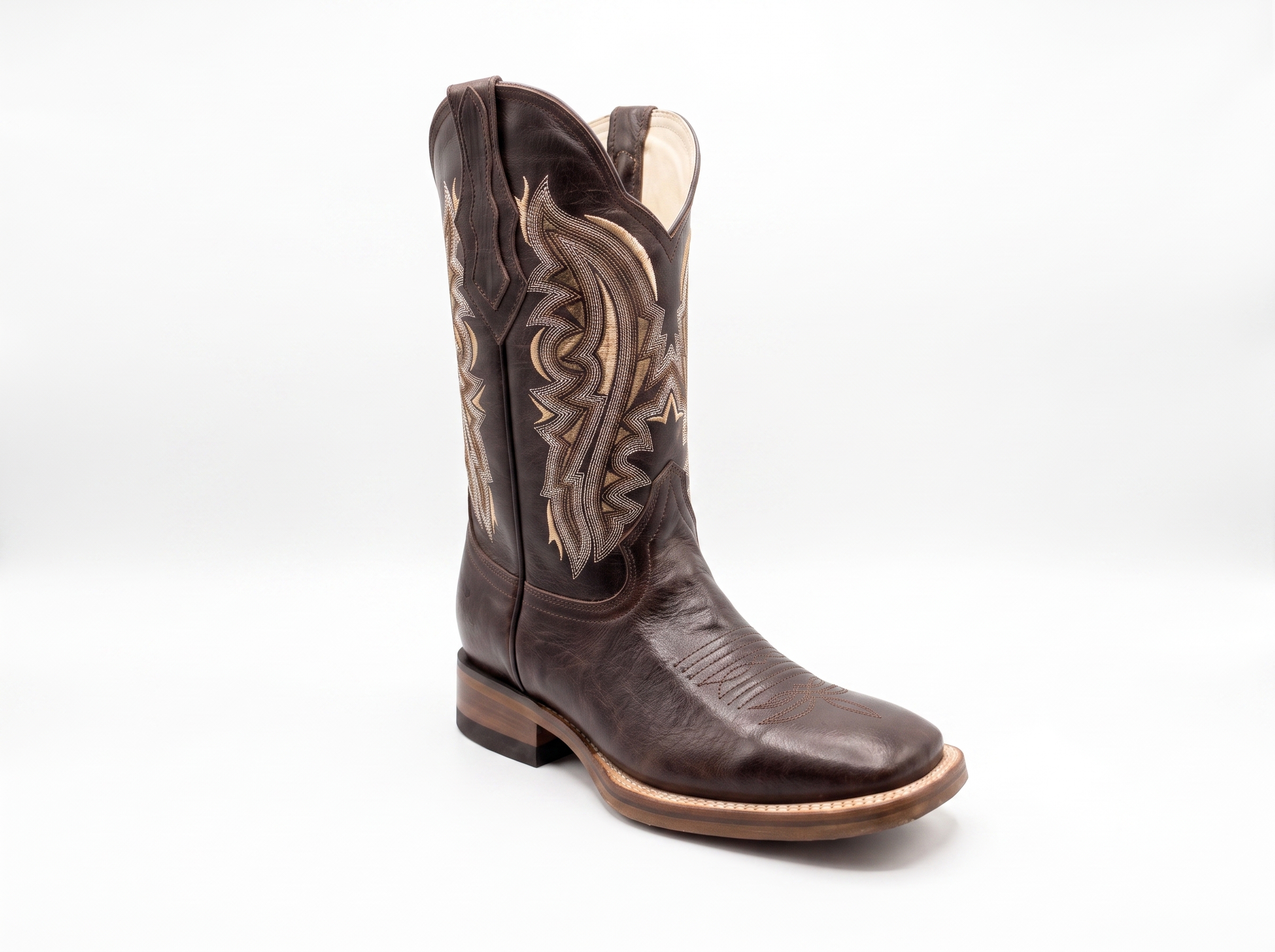 Bota Bordada Hombre | Chocolate & Arena